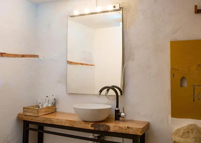 Fortress Jacuzzi Bed & Breakfast Xàtiva