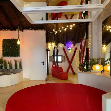 Fortress Jacuzzi Bed & Breakfast Xàtiva