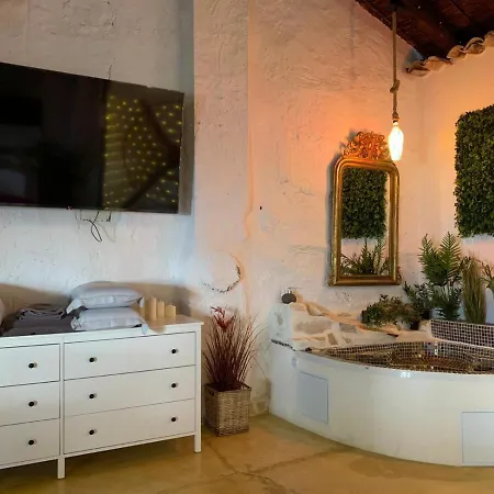 Fortress Jacuzzi Bed and breakfast